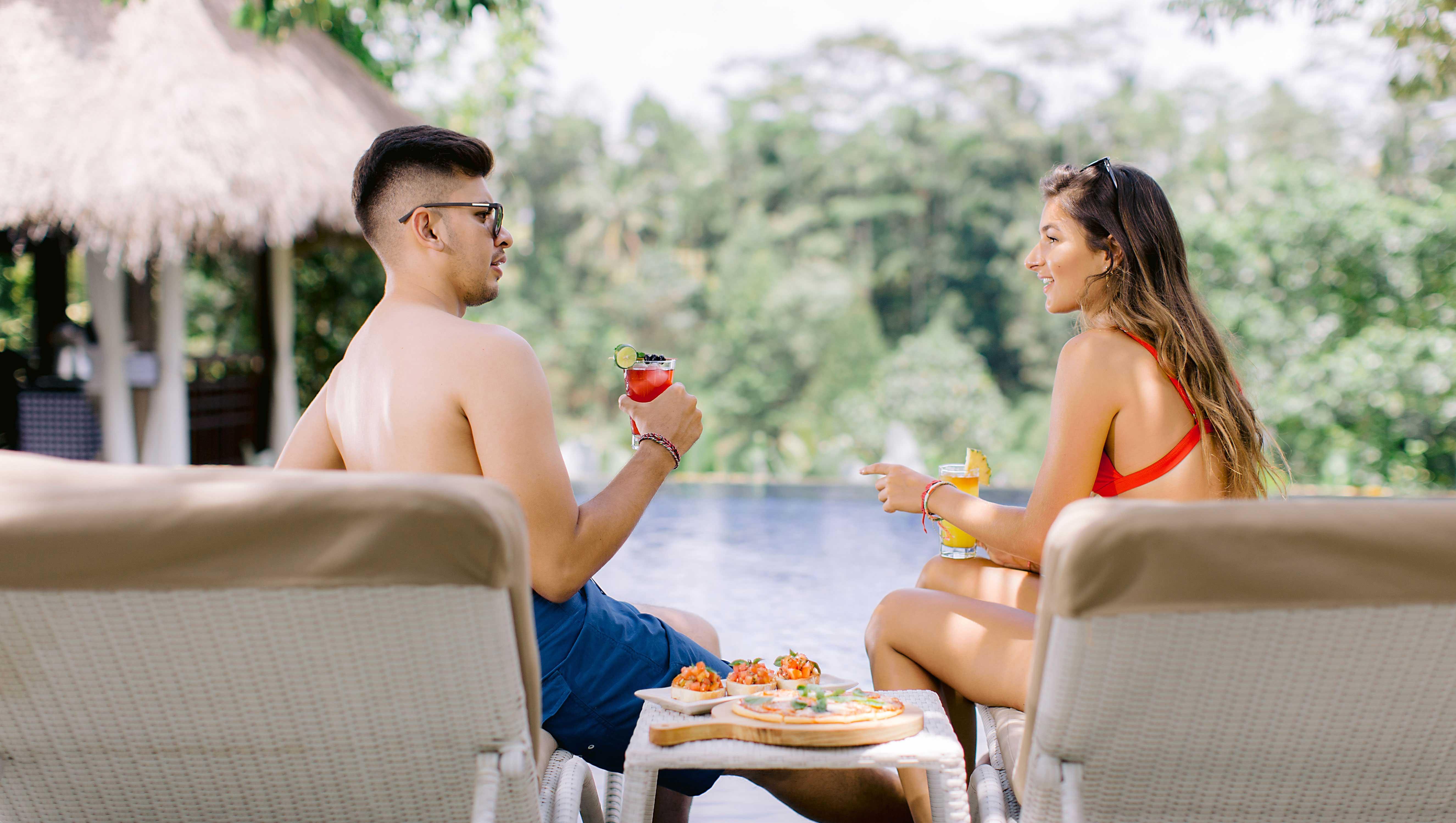 Tejaprana Resort & Spa Ubud Exterior foto A couple at a resort in Bali, Indonesia