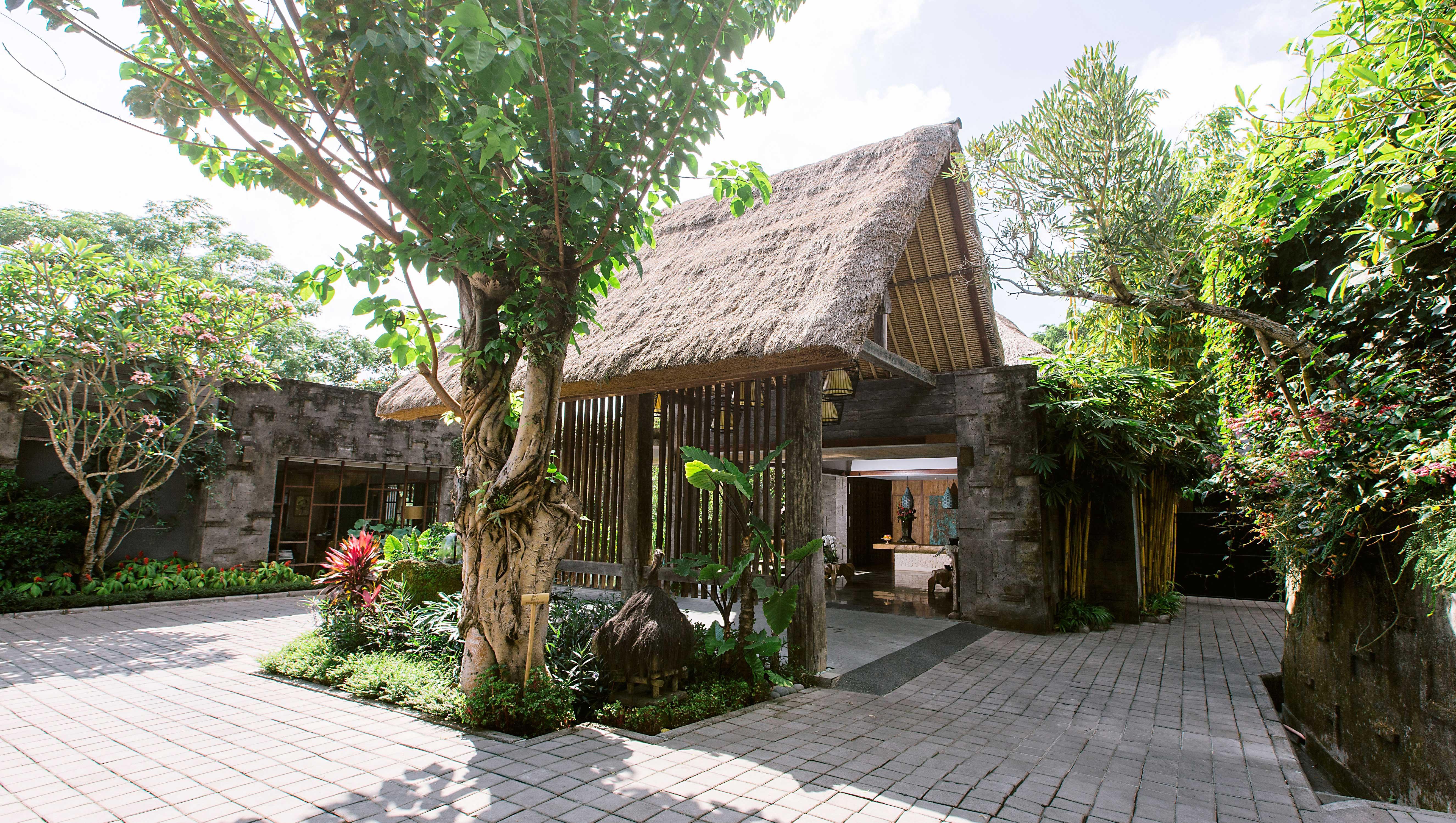 Tejaprana Resort & Spa Ubud Exterior foto The entrance of the museum